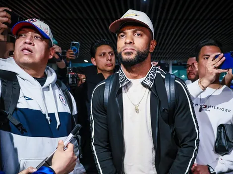 A días de quedar libre, Borja llegó a México para sumarse a Cruz Azul y no lo dejaron firmar camisetas