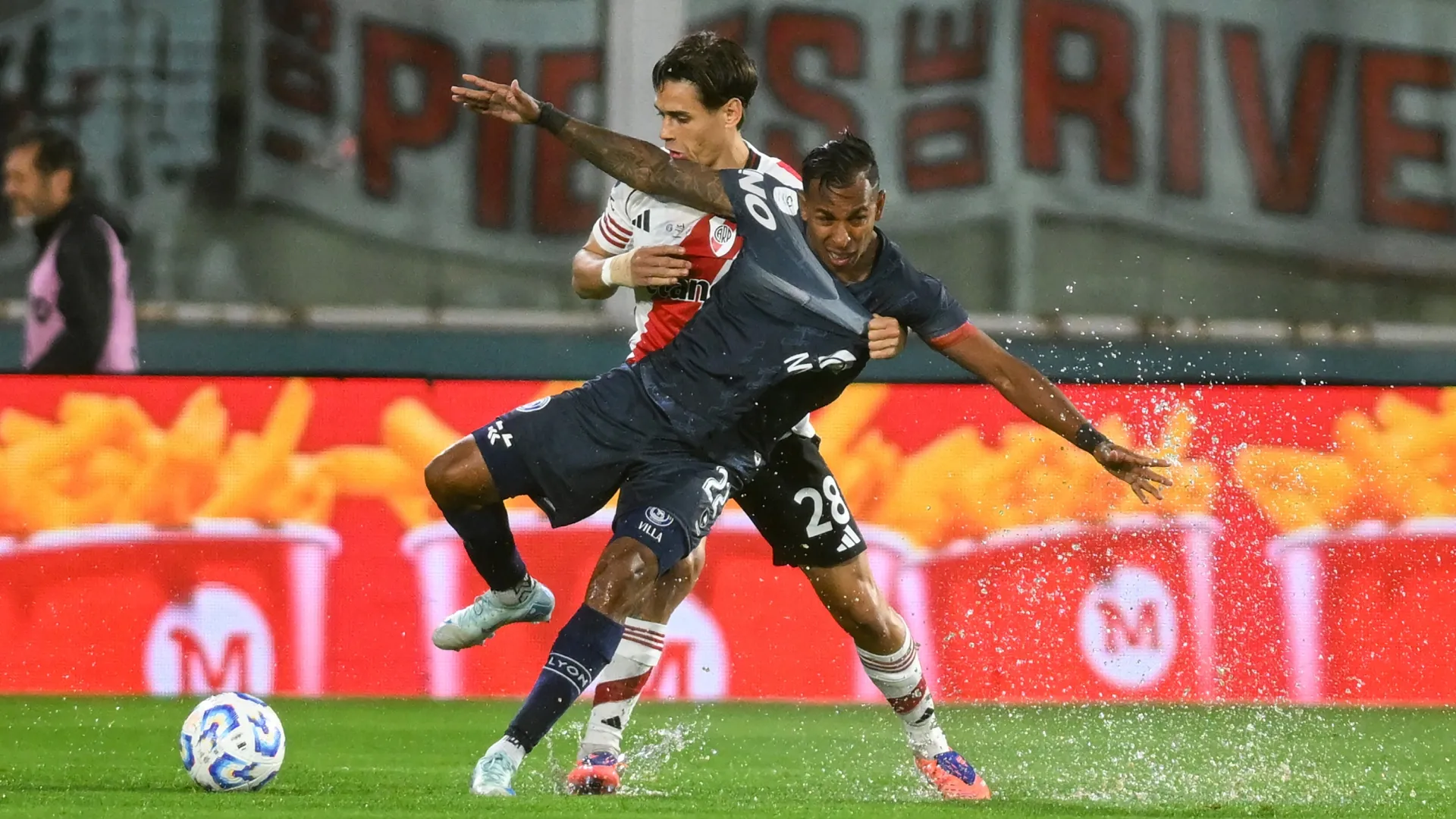 CSIR le puso a Villa un precio accesible para River.