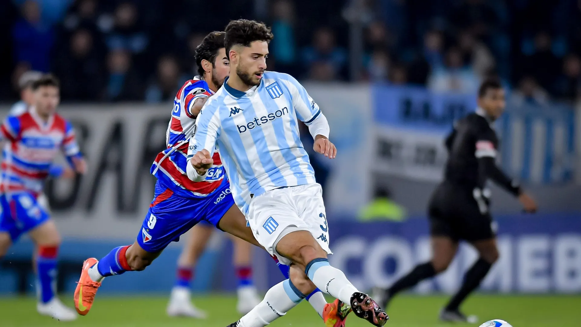 Marco Di Cesare gusta en River.