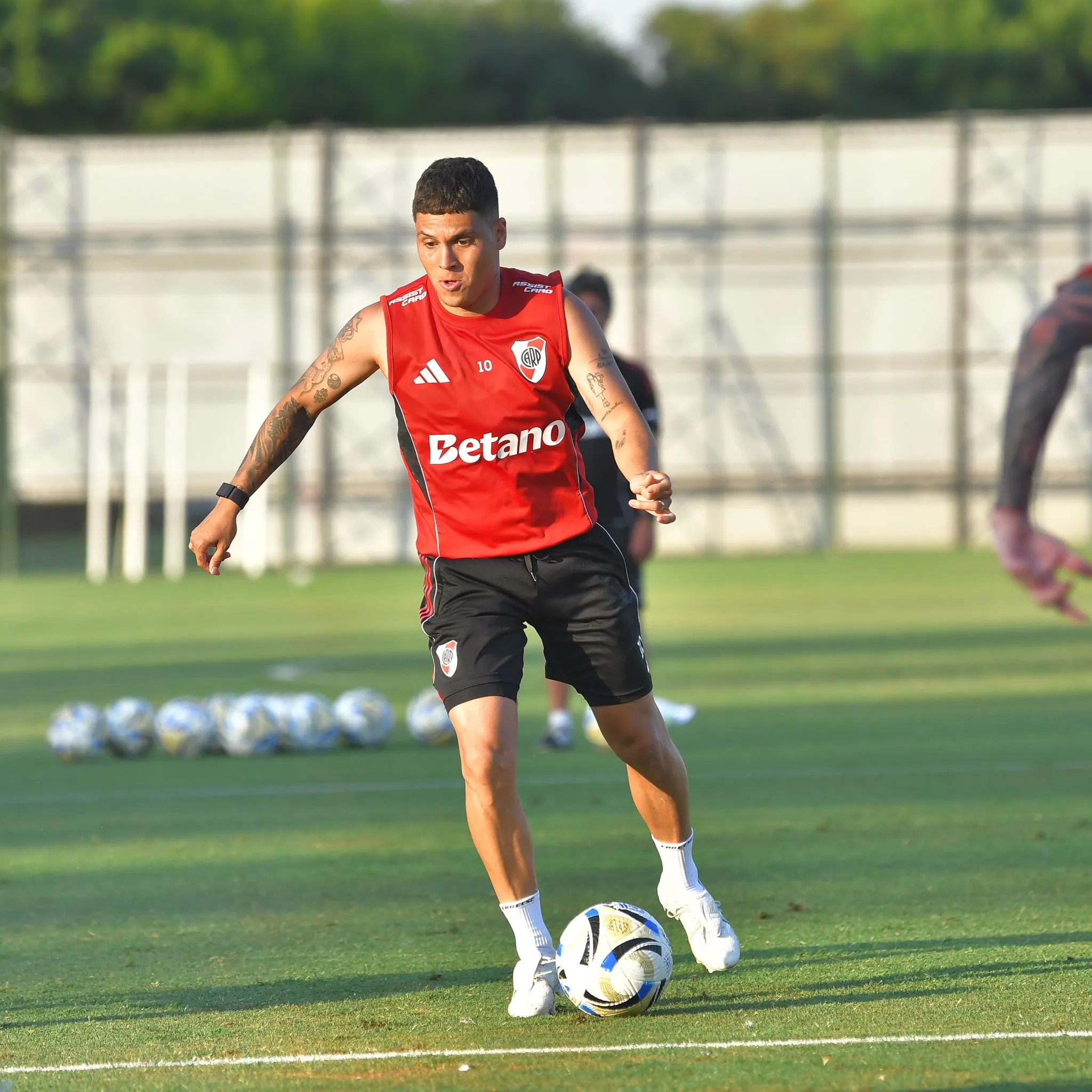 Juanfer, capitán de River.