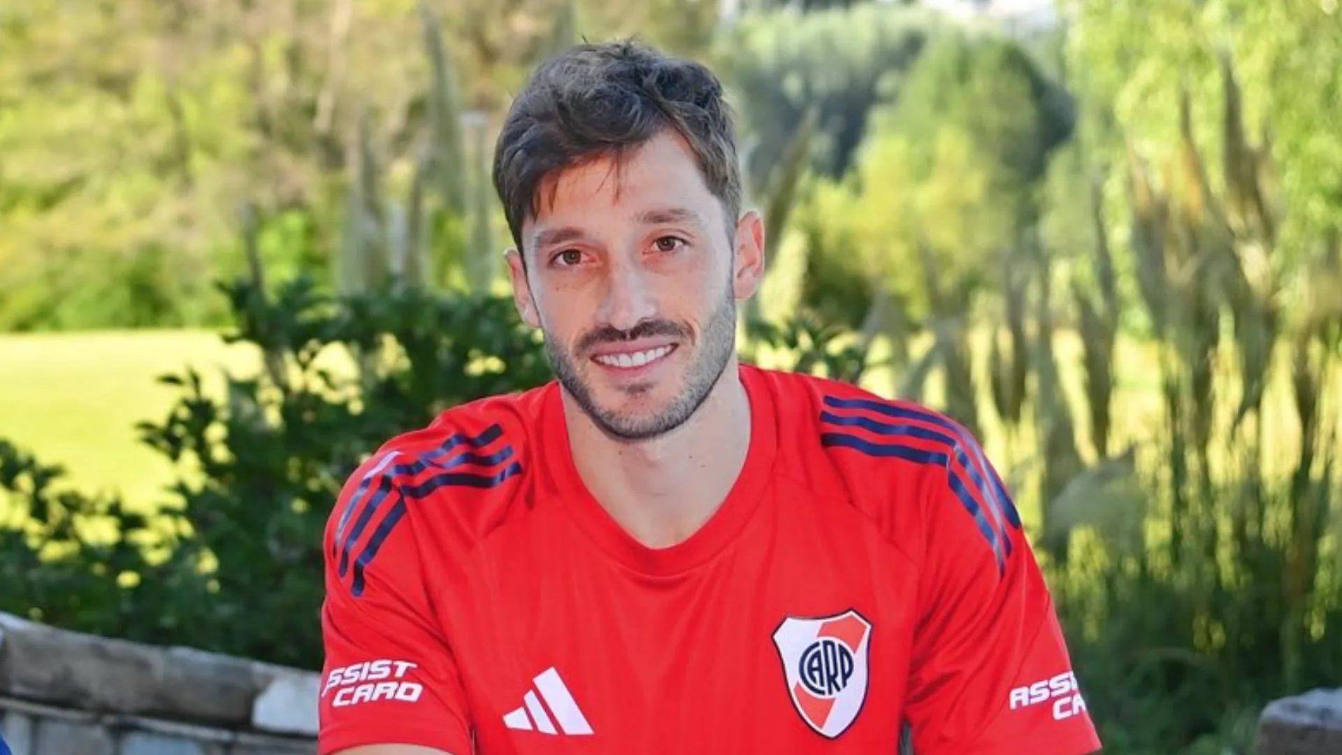 Viña trabaja de manera diferenciada tras incorporarse a River. (River Plate oficial)