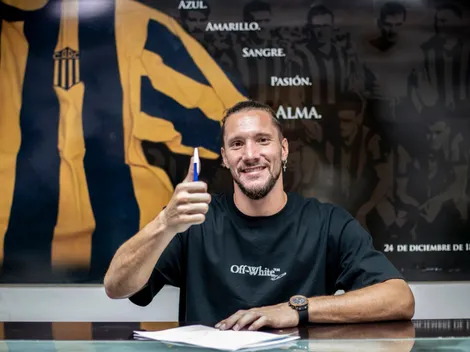 Jeremías Ledesma fue presentado como refuerzo de Rosario Central