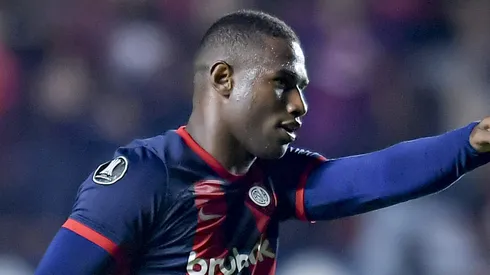 River busca pulir diferencias en la negociación con San Lorenzo para fichar a Romaña.