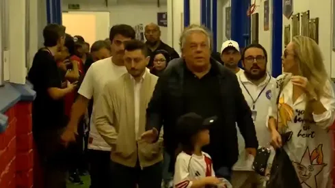 Geraldine La Rosa y Benjamín Gallardo llegaron al Gran Parque Central junto a una comitiva del club.