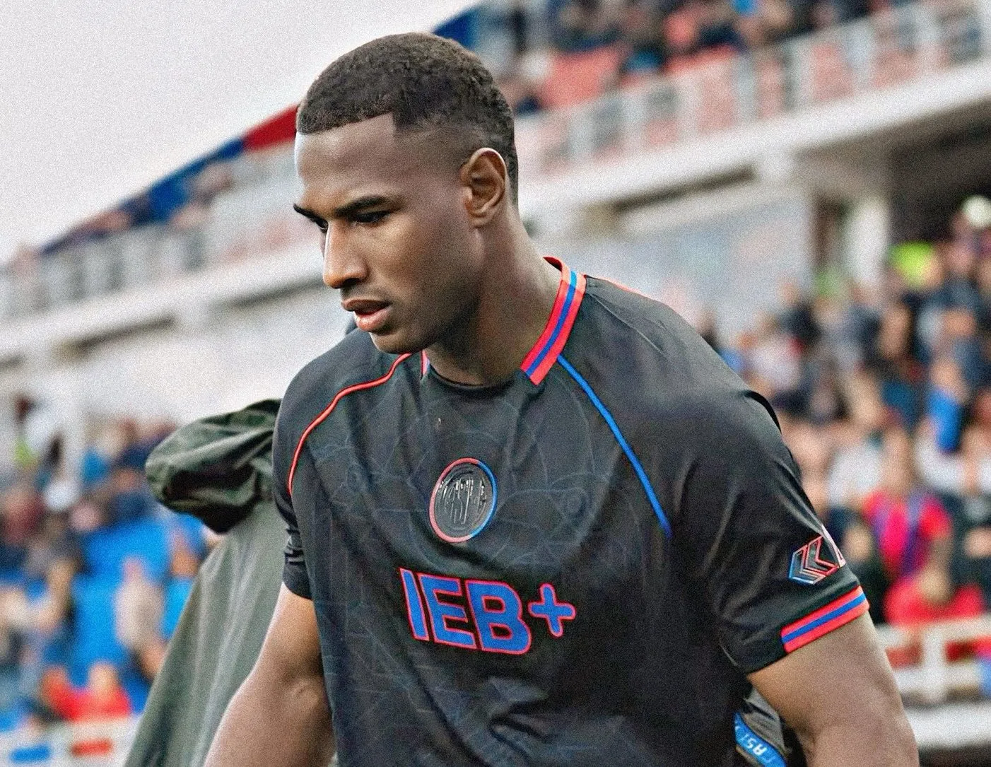 Romaña publicó picantes mensajes en sus redes sociales durante los últimos días.