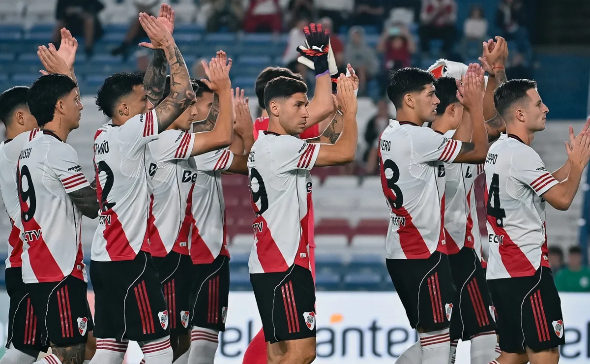 River enfrentará a Peñarol este sábado.