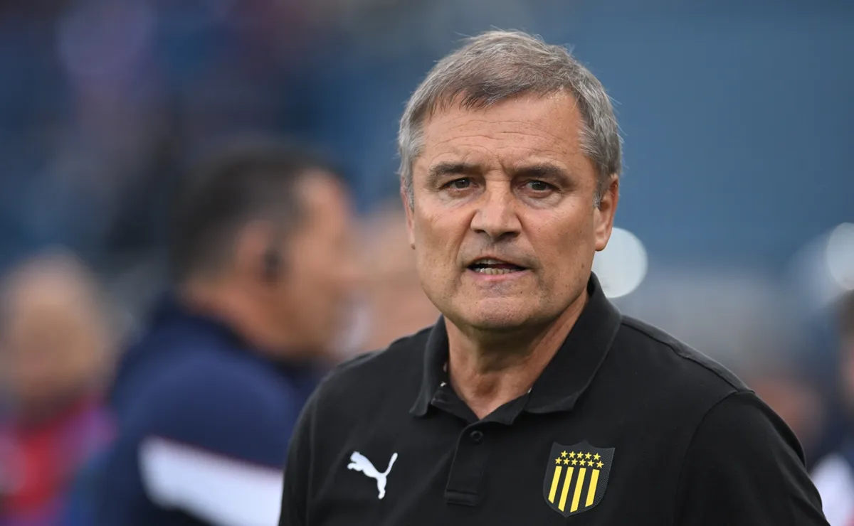 Curiosa decisión del DT de Peñarol.