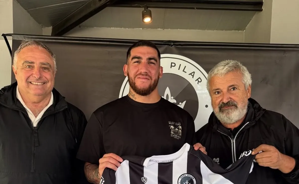 Leandro Vega durante su presentación con Real Pilar.