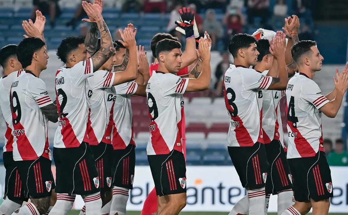 Gallardo define el once para el amistoso.