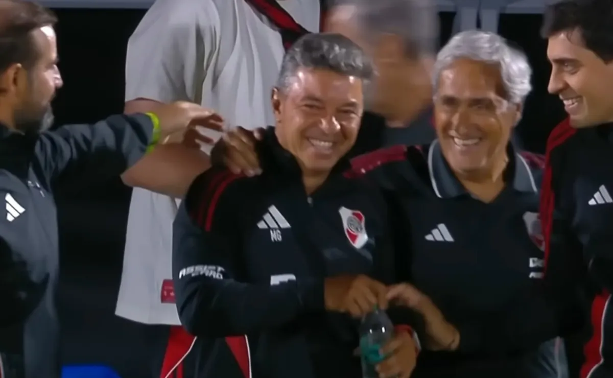 Gallardo recibió sus 50 años en Uruguay.