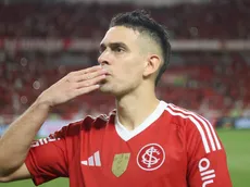 Doblete y figura: Santos Borré brilló en el clásico contra Gremio