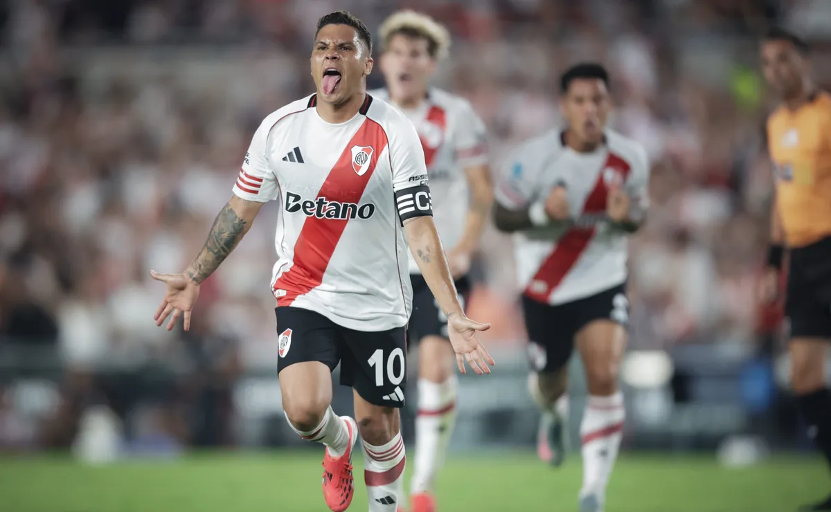 Doblete de Juanfer Quintero ante Gimnasia.