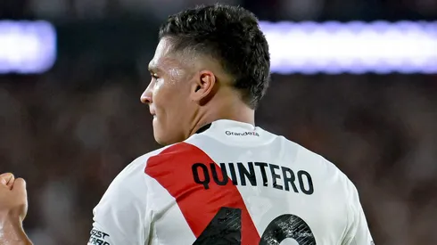 Juanfer disputó 120 partidos, anotó 22 goles y entregó 19 asistencias con el Manto Sagrado a lo largo de sus tres ciclos.