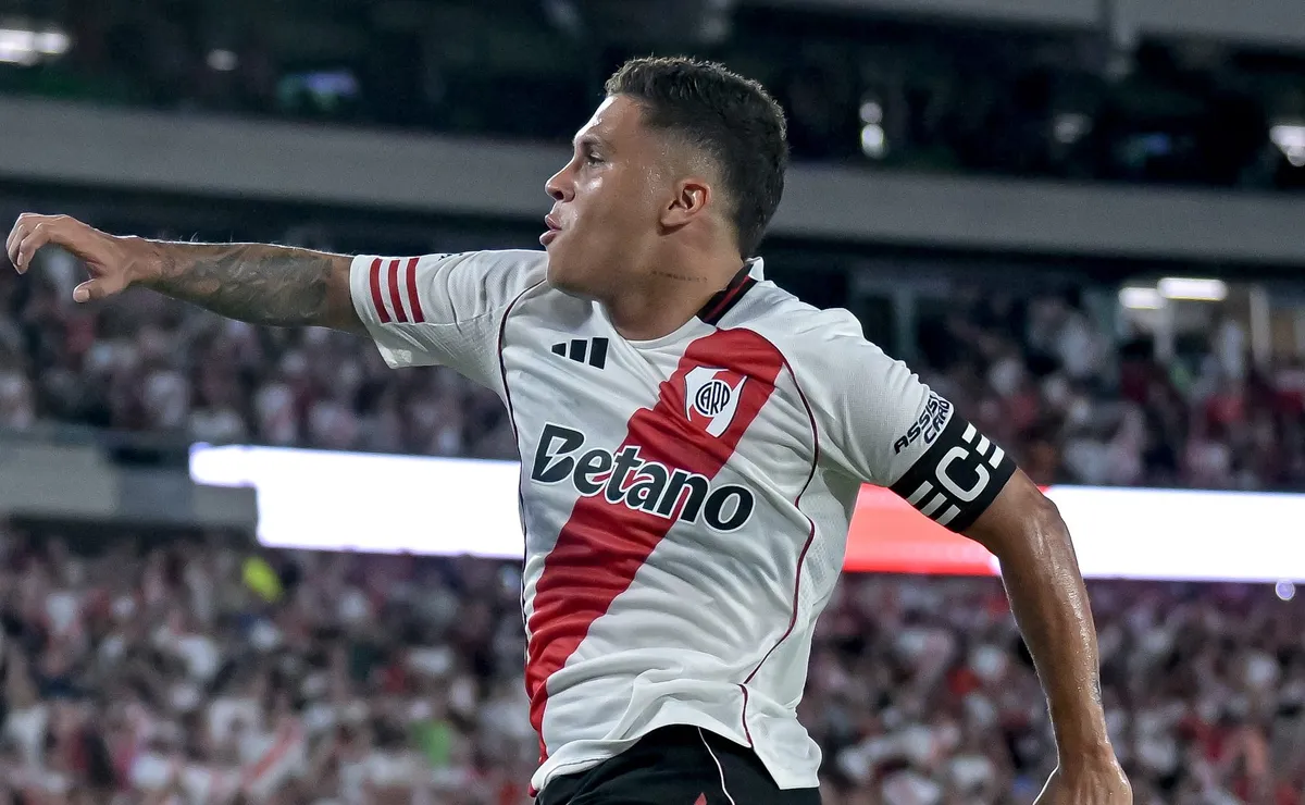 Juanfer fue la figura ante Gimnasia al anotar el doblete de la victoria.