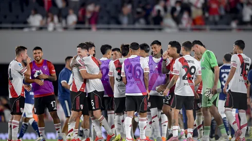 Reprobación de los hinchas a tres jugadores de River.