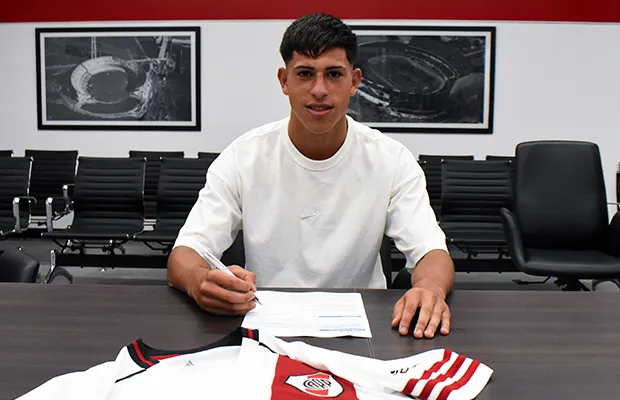 Lautaro Pereyra (foto) disputó seis partidos y entregó una asistencia en 2025 con la Reserva. (River Plate oficial)