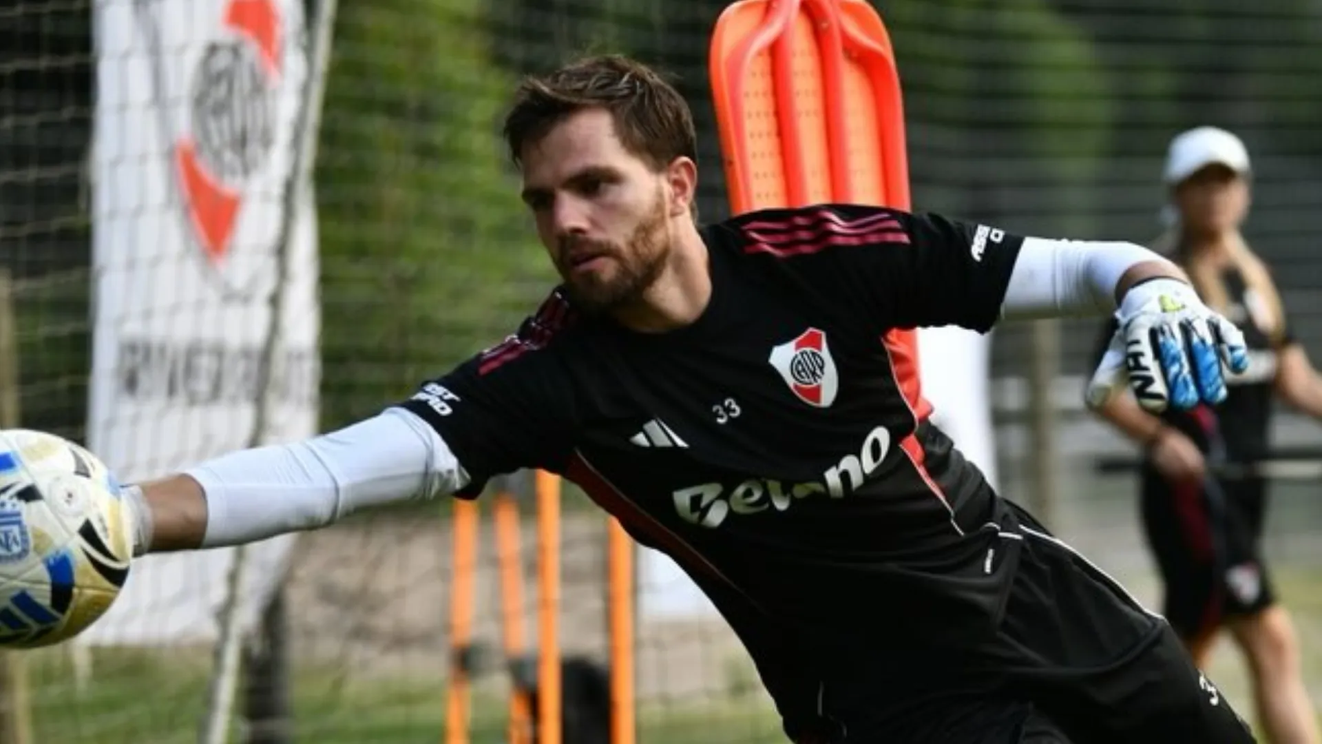 Ezequiel Centurión viene de recuperarse de una fractura y puede ser convocado.