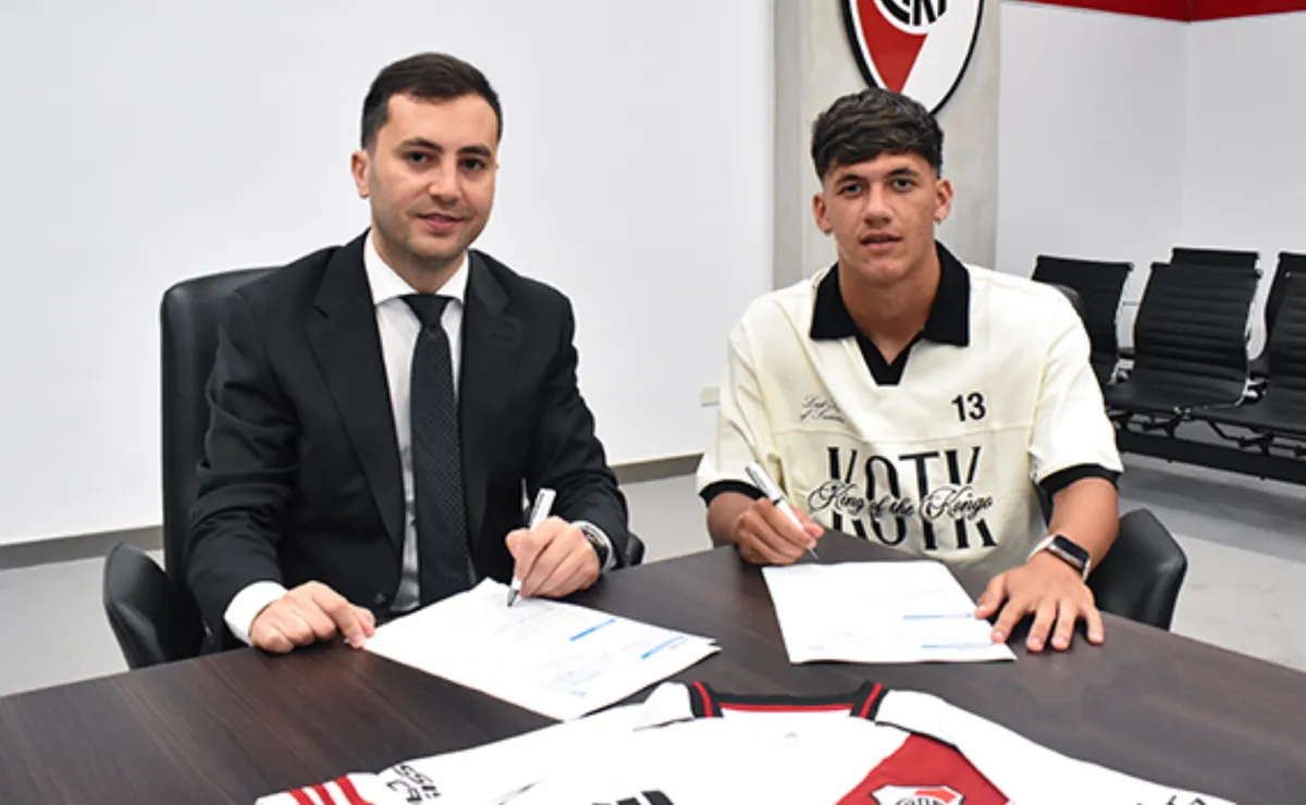Juan Cruz Meza renovó contrato con River.