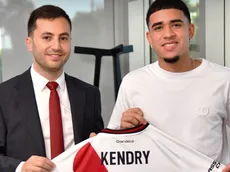 Oficial: River anunció el fichaje de Kendry Páez, su cuarto refuerzo