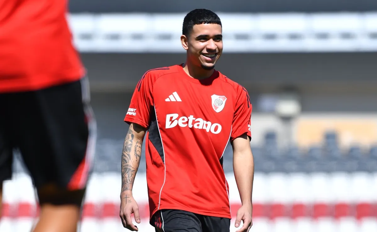 Primer entrenamiento de Kendry Páez en River.
