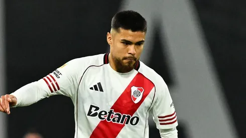 Paulo Díaz vuelve a la titularidad.