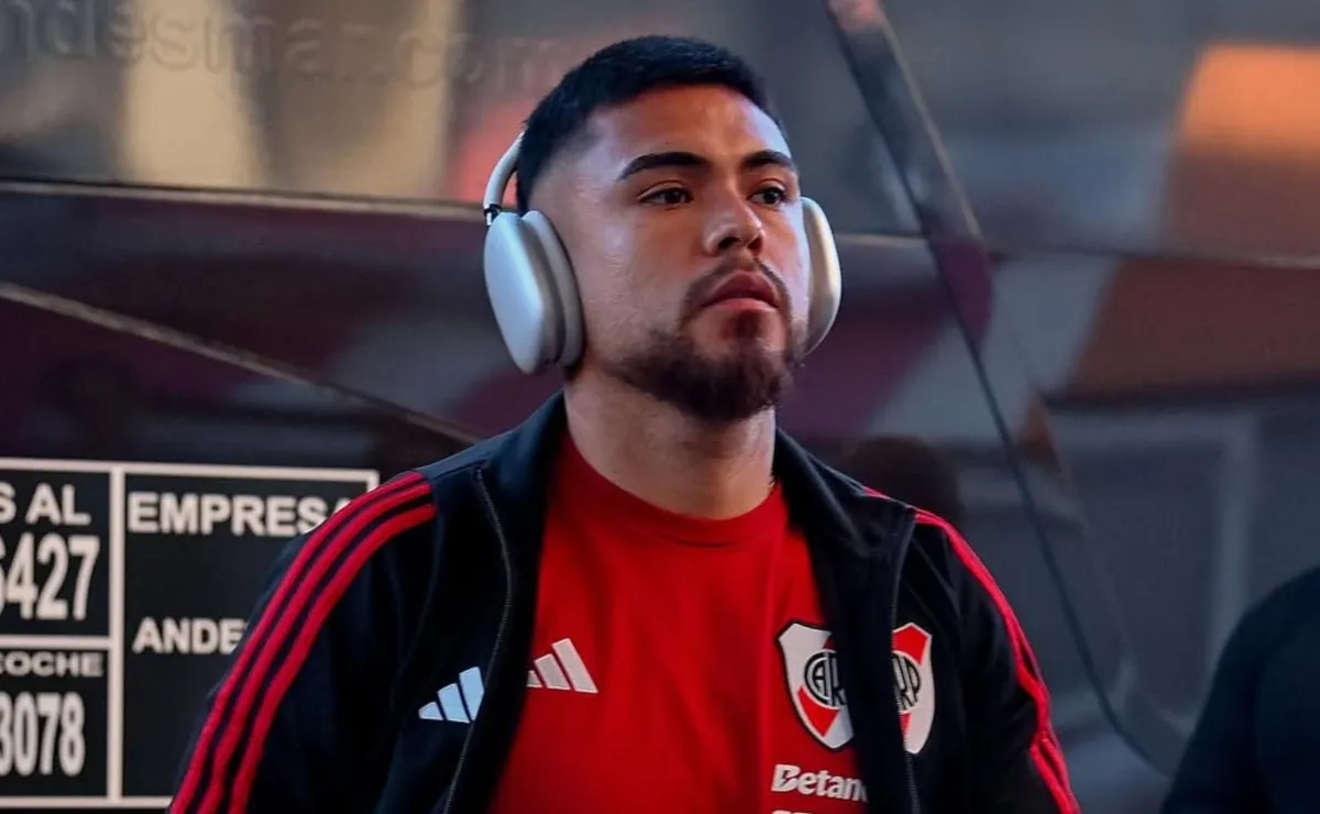 Lo buscan en el fútbol argentino, pero debe resolver una situación importante.