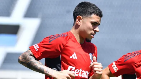 Kendry Páez acumula sus primeras prácticas en River.