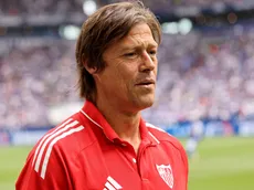 Lo increparon los hinchas: el complicado momento de Matías Almeyda en Sevilla