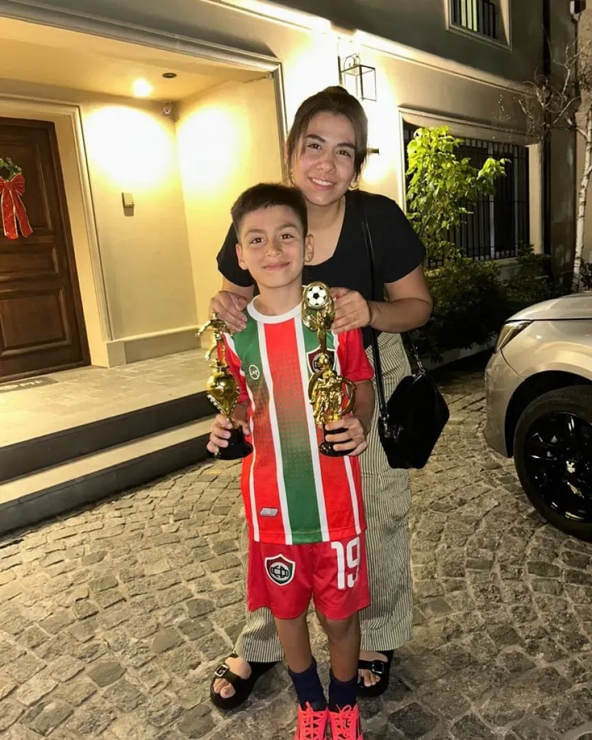 Jonathan, sobrino de Echeverri, y su mamá María, hermana del Diablito.