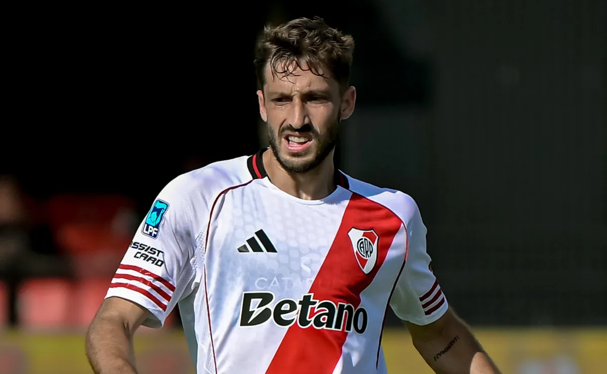 Matías Viña se irá de River.