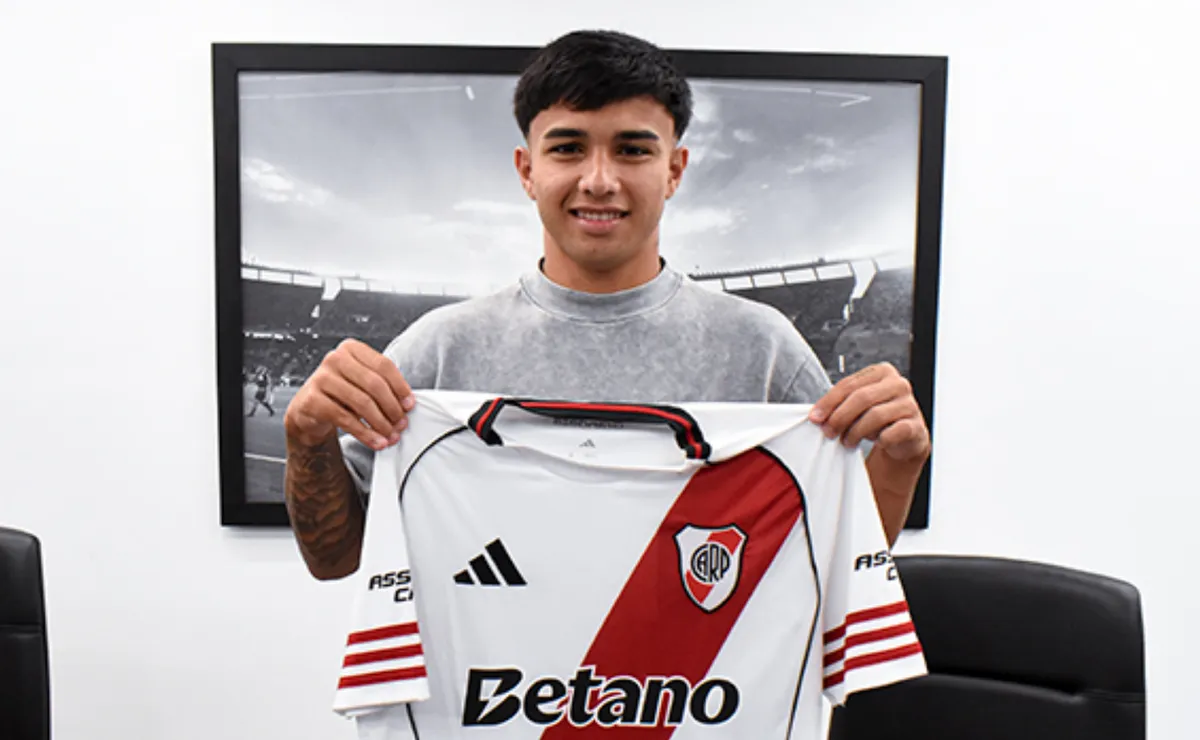 Esquivel quedó blindado en River.
