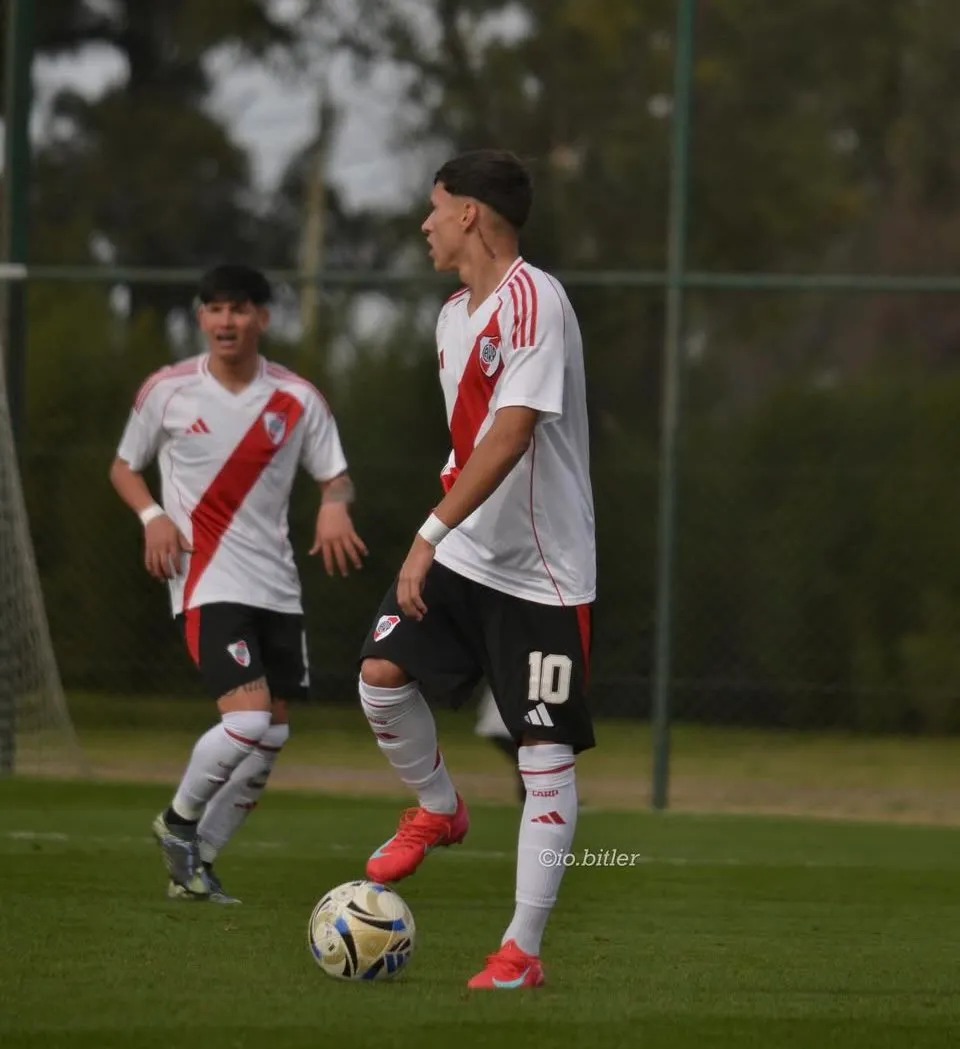 Sayago, enganche de 18 años, se va sin debutar en Reserva.