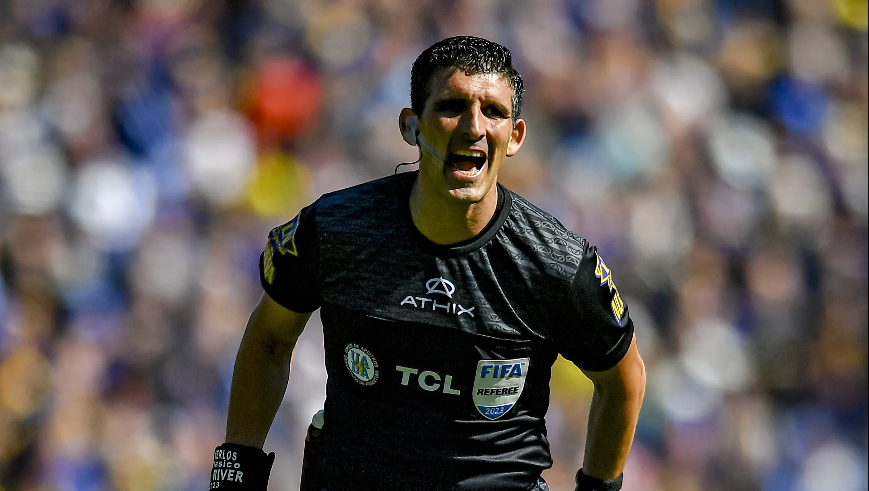 Merlos dirigió 16 veces a River, entre ellas un Superclásico (2-0 en La Bombonera en 2023).