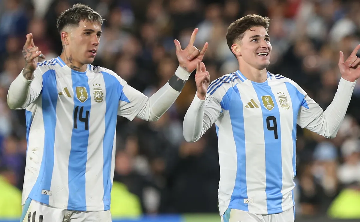 Julián en duda, Enzo adentro: el probable 11 de Argentina.