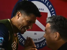 Saludo y abrazo: así fue el reencuentro entre Gallardo y Enzo Pérez