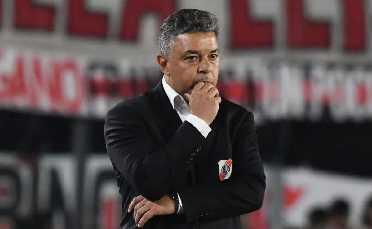 Cómo es la situación actual del DT que no le encuentra respuesta al equipo.