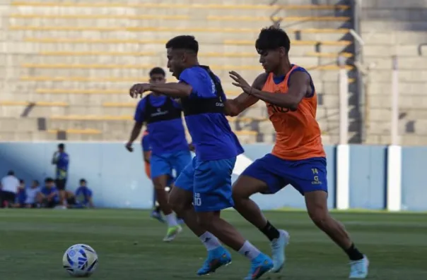 En la previa del partido ante River, Ciudad de Bolívar disputó un amistoso informal ante Juventud Unida de San Luis. (Instagram – Pasión Celeste)