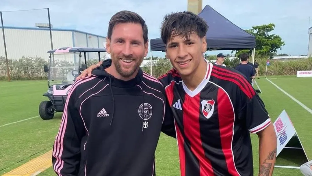 Sayago se fotografió con Messi en Estados Unidos durante el torneo organizado por el 10.