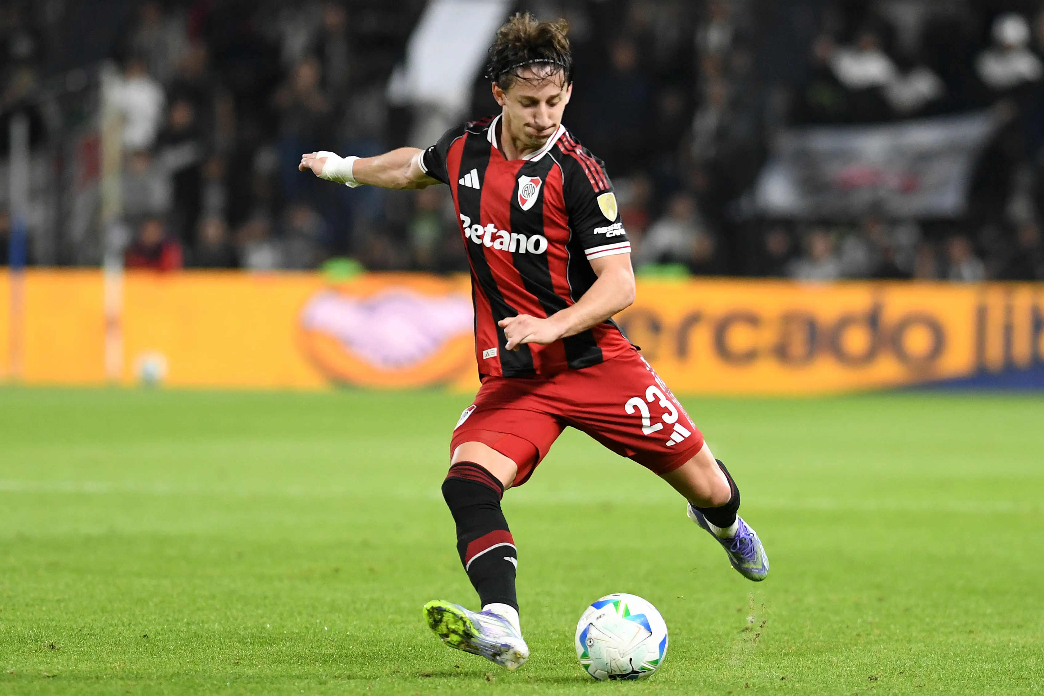 Galarza Fonda no liberará un cupo de extranjero en River ya que cuenta con nacionalidad tanto argentina como paraguaya. (Getty Images)