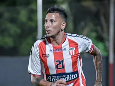 Piri Vangioni fue presentado en su nuevo club y jugó un partido de exhibición con otros ex River