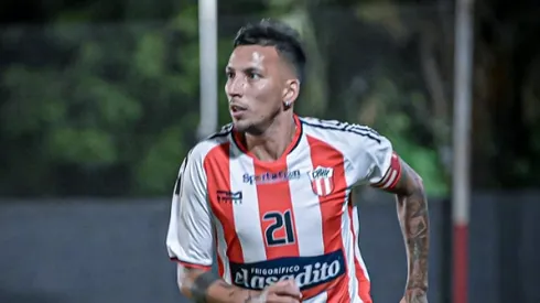 Vangioni con la camiseta de Riberas del Paraná.