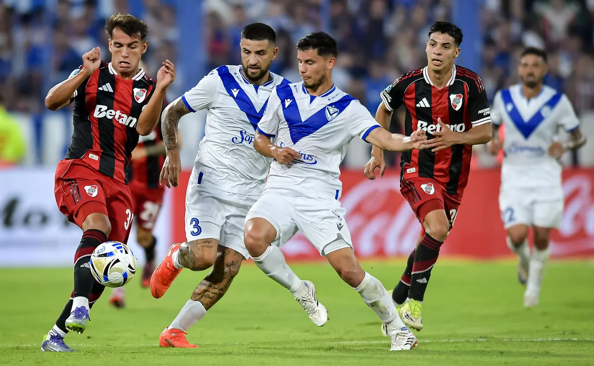 River no pudo contra Vélez en Liniers.