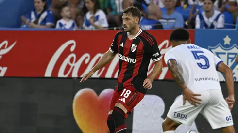 Matías Viña, otra vez el peor de River.