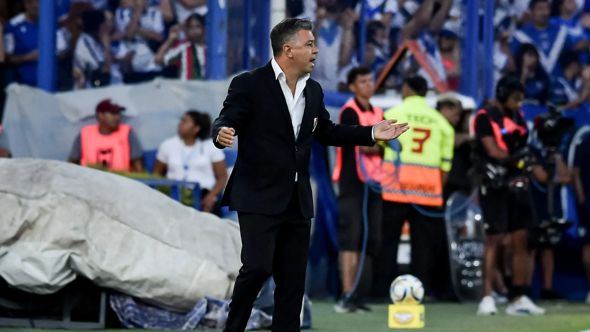 Gallardo, a pura indicación en Liniers.