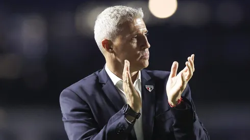 SAO PAULO, BRAZIL – FEBRUARY 11: Hernan Crespo, head coach of Sao Paulo smiles during a Brasileirao 2026 match between Sao Paulo and Gremio at MorumBIS Stadium on February 11, 2026 in Sao Paulo, Brazil. (Photo by Alexandre Schneider/Getty Images)