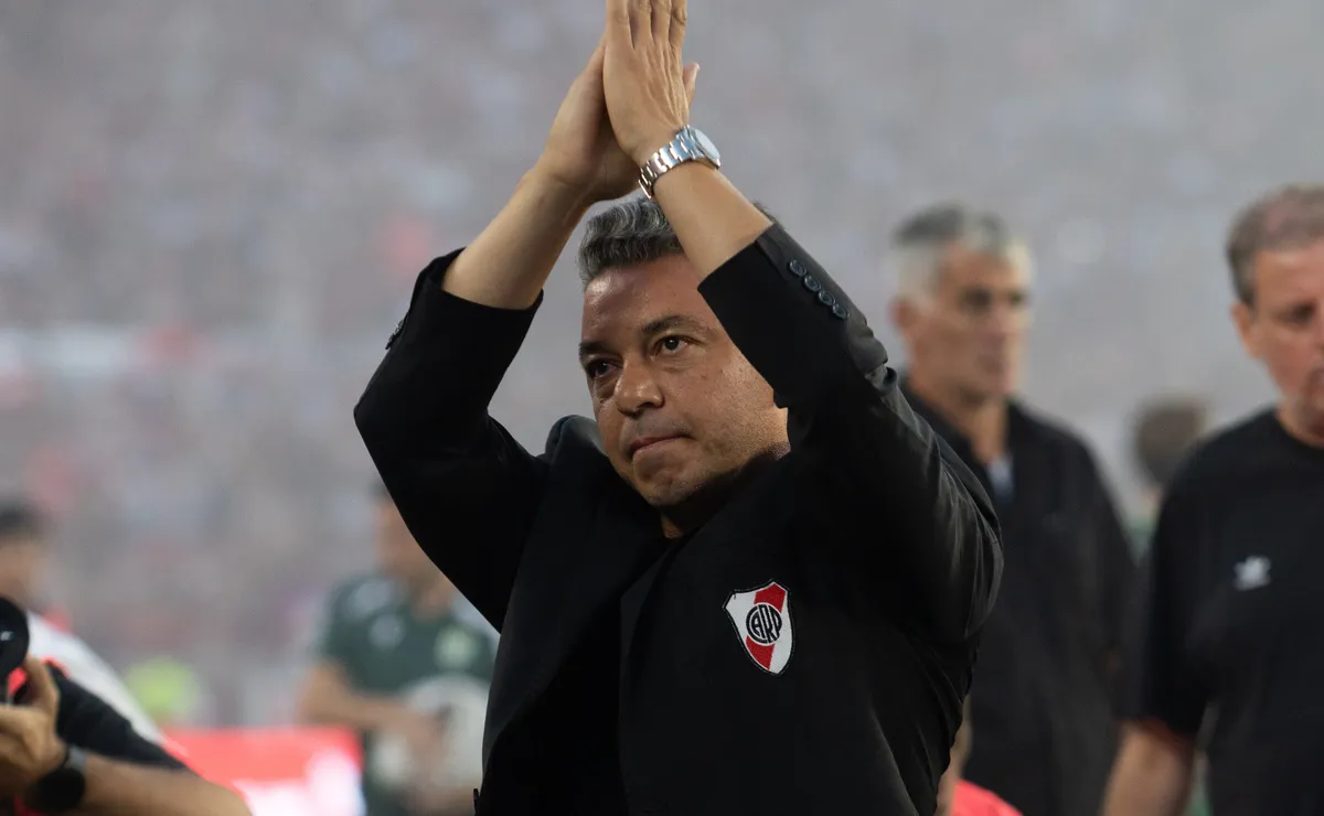 Gallardo fue ovacionado por los hinchas.