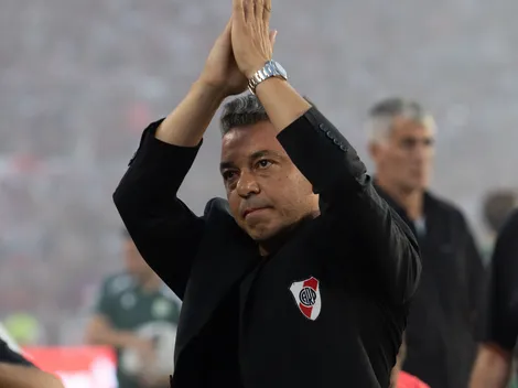 Ovación, bandera y pedido de disculpas: el recibimiento a Gallardo y el gesto del DT