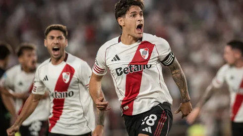 Martínez Quarta festeja el 1-0 para River.
