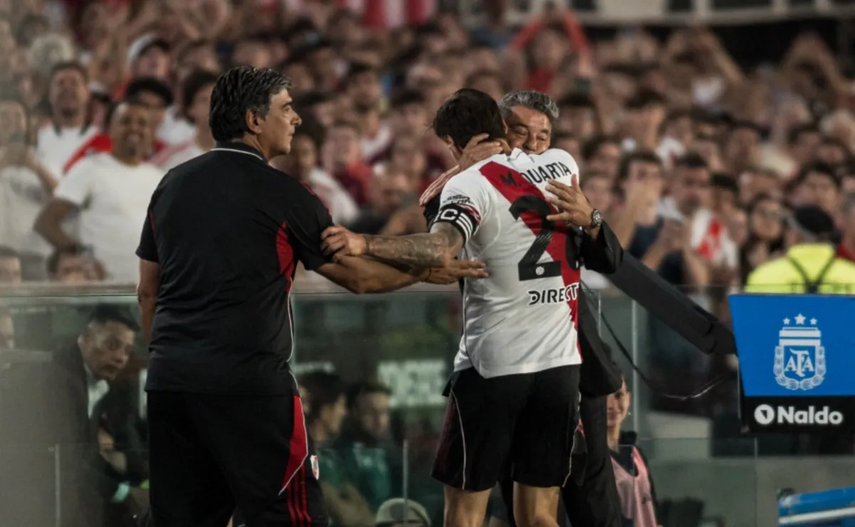 Martínez Quarta fue directamente a abrazar a Gallardo.