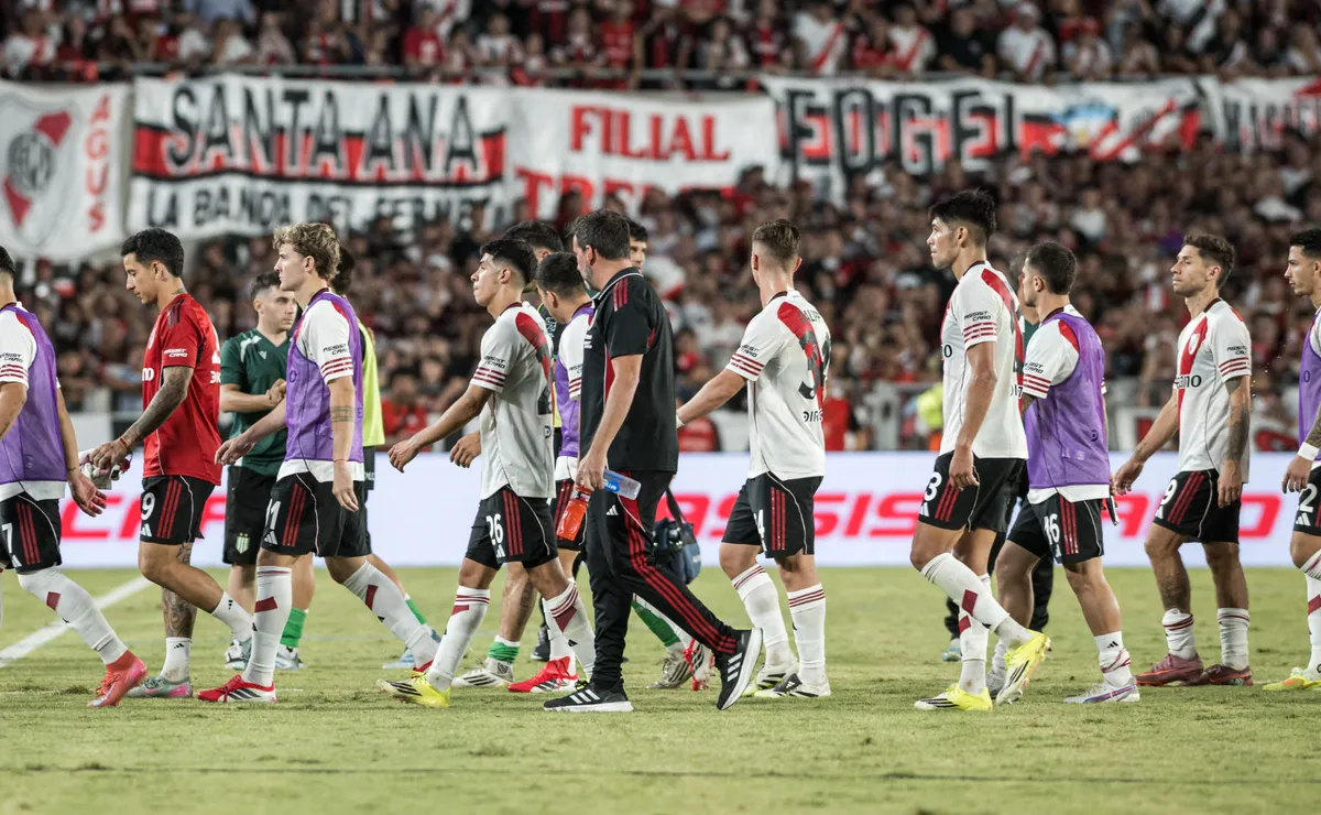 Los hinchas no perdonan a los jugadores.